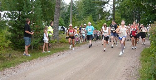 kulttuuriviikko_2010_kerkkoonkierros_05